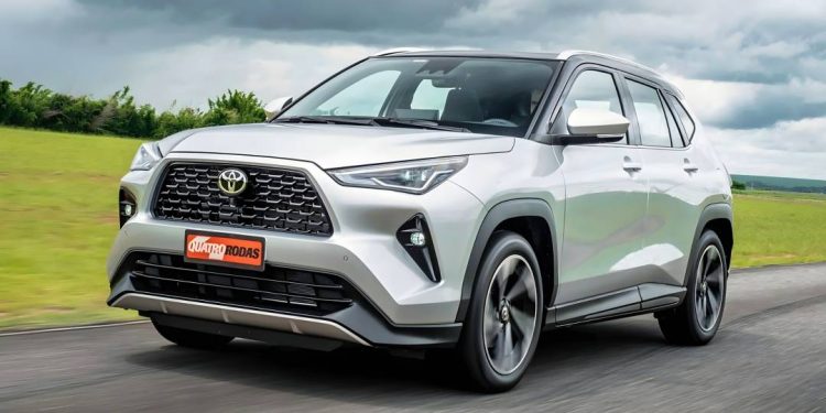 Toyota Yaris Cross fica mais caro que Corolla Cross híbrido por ‘segurança extra’